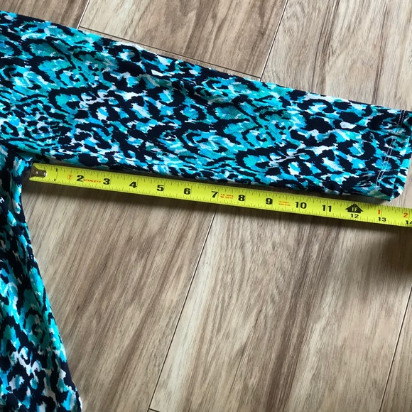 Beautiful, flattering, top NWOT 🍁 - Picture 6 of 8